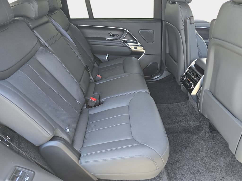 Certified 2023 Land Rover Range Rover Long Wheelbase SE AWD/4WD image 11