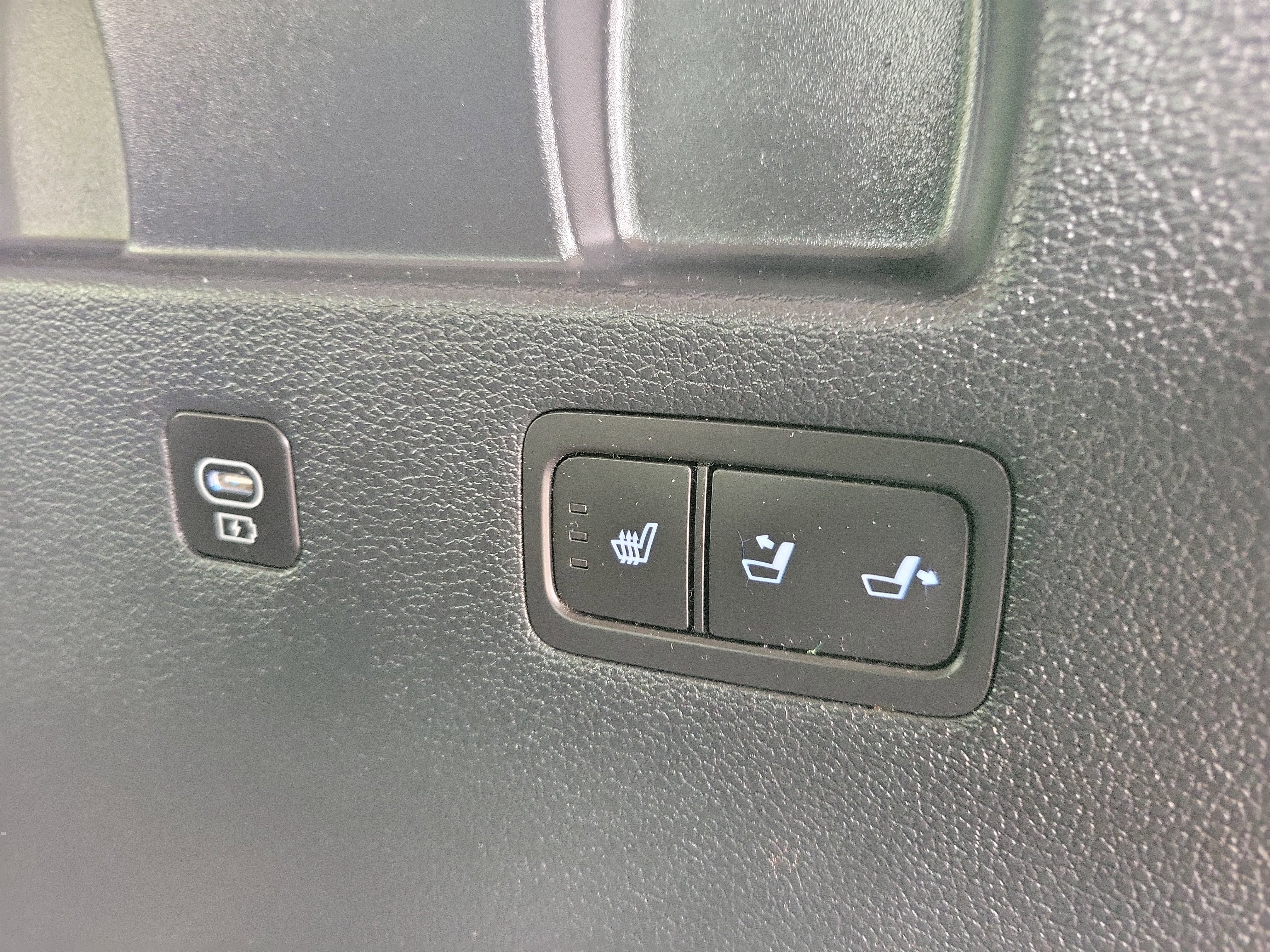Used 2024 Hyundai Palisade Limited FWD image 17