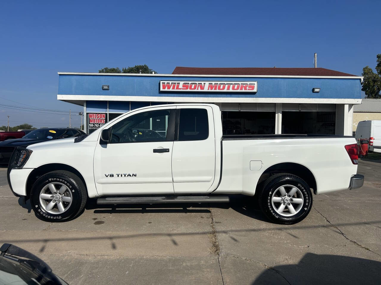 Used 2013 Nissan Titan SV image 3