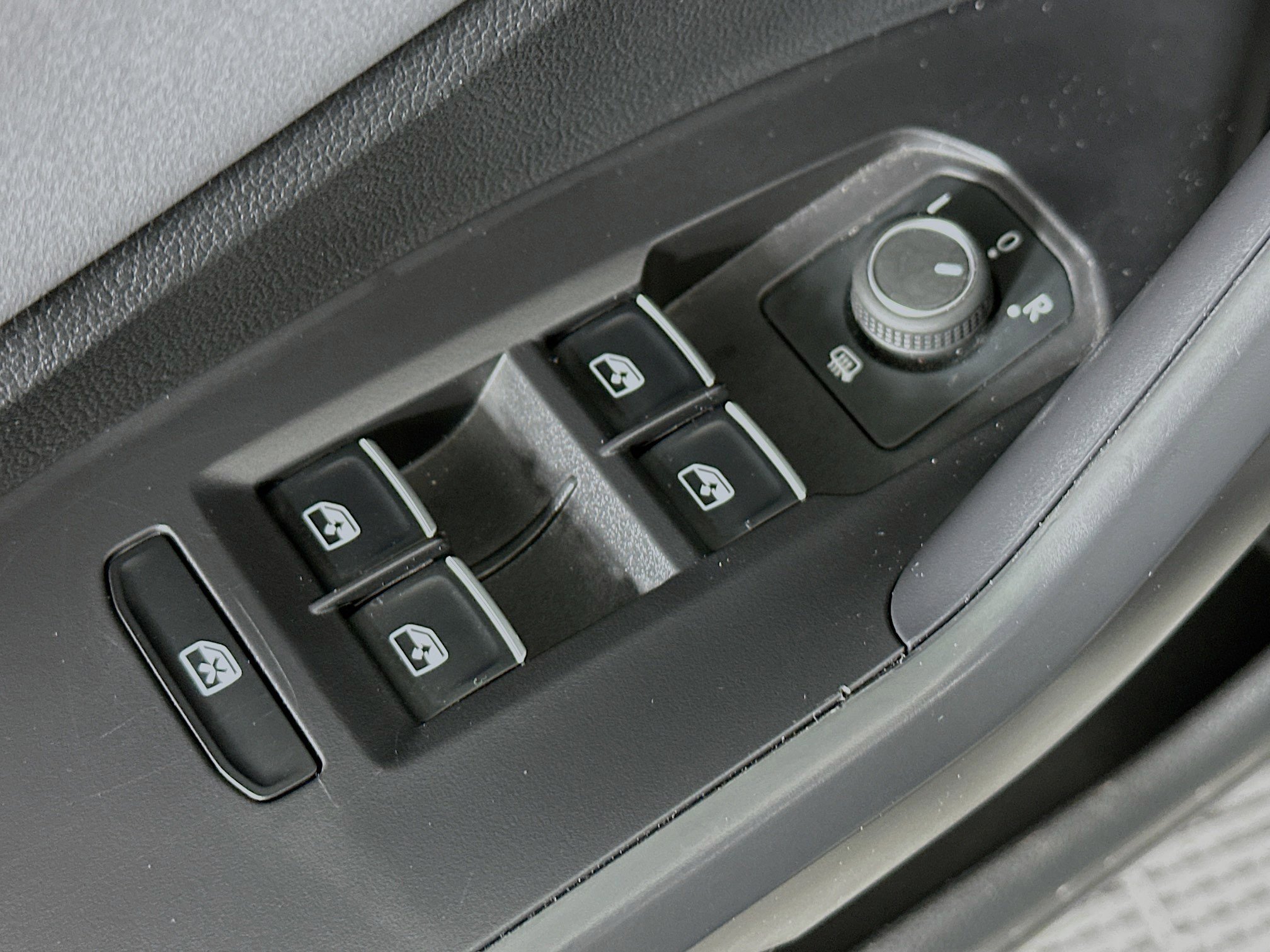 Used 2025 Volkswagen Jetta SE image 11