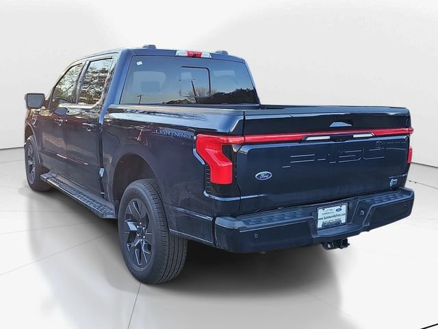 Used 2022 Ford F150 Lightning Lariat image 5