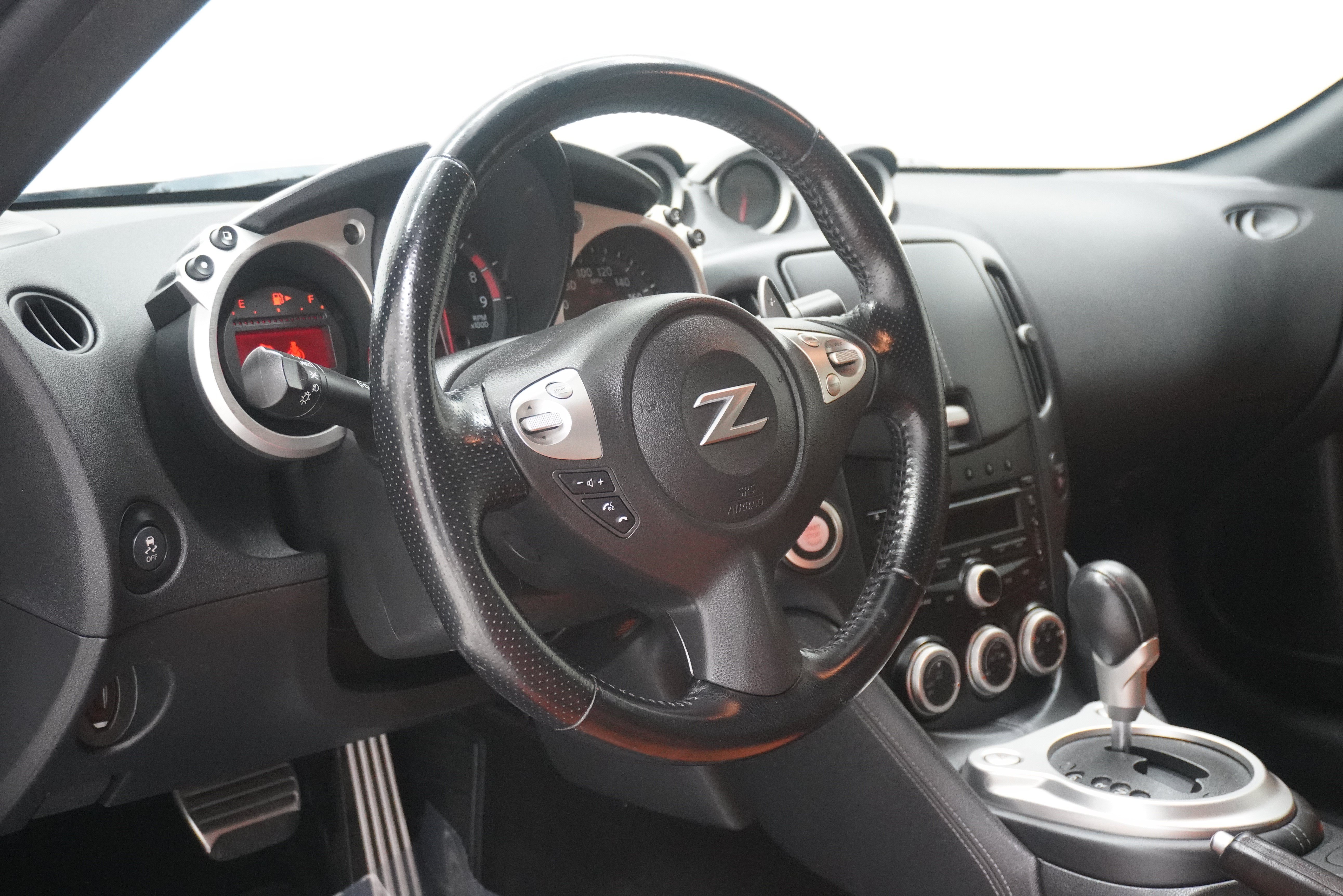 Used 2013 Nissan 370Z Touring w/ Sport Pkg RWD image 10