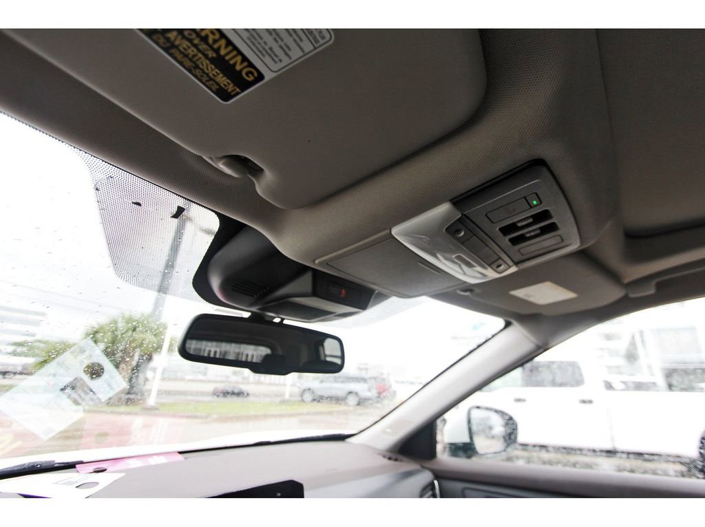 Used 2023 Nissan Rogue SL w/ SL Premium Package image 18