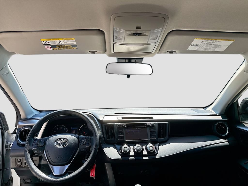 Used 2018 Toyota RAV4 LE image 19