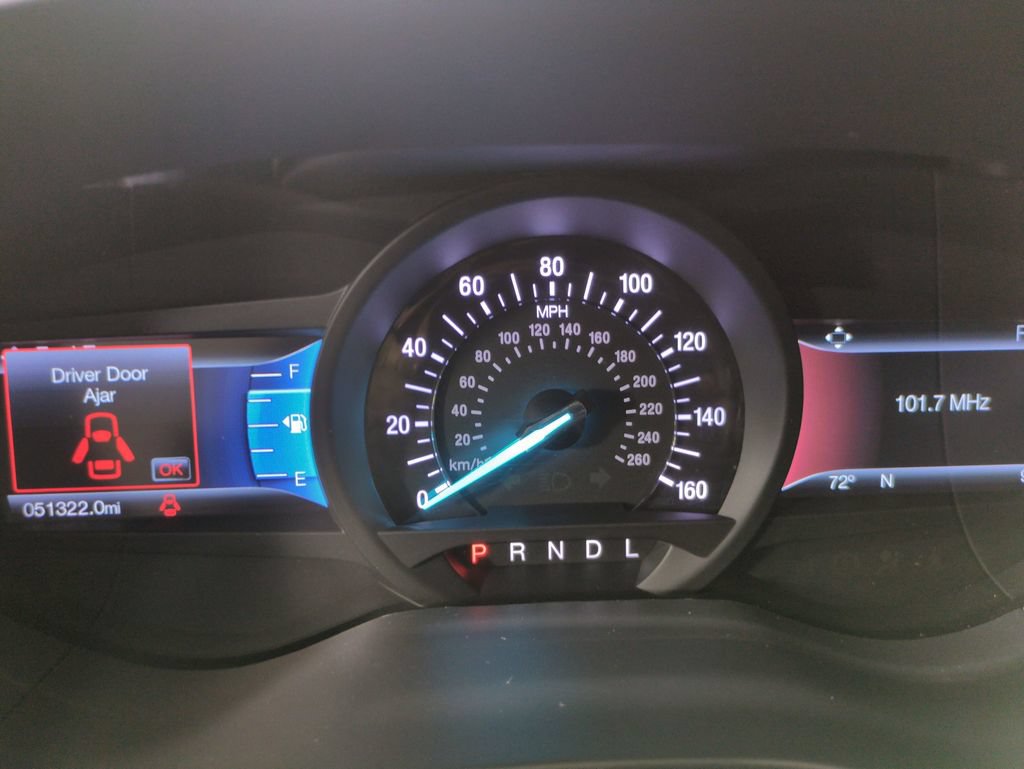 Used 2018 Ford Fusion SE w/ Fusion SE Technology Package FWD image 17