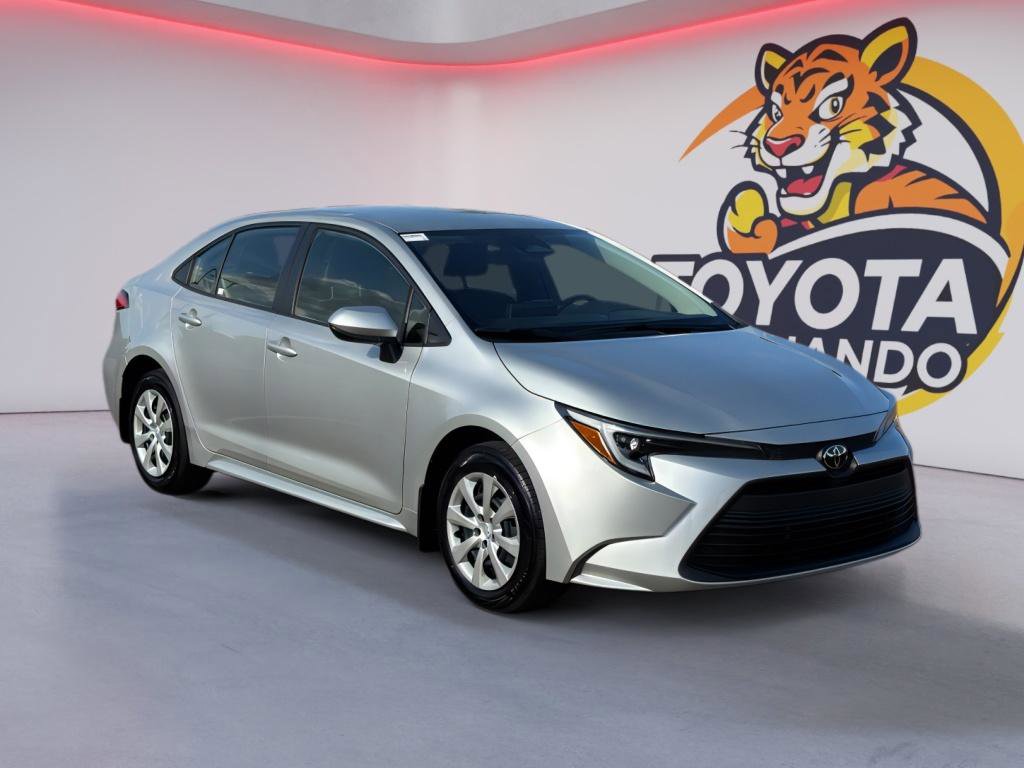 Used 2026 Toyota Corolla LE image 3