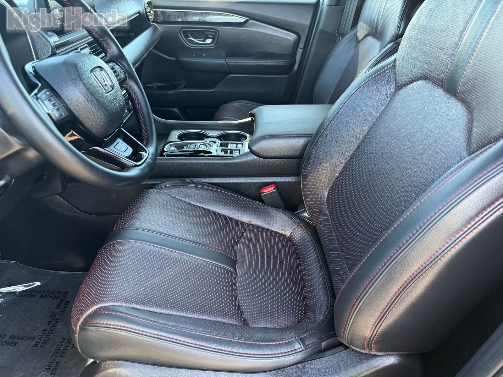 Certified 2025 Honda Pilot Black Edition image 13