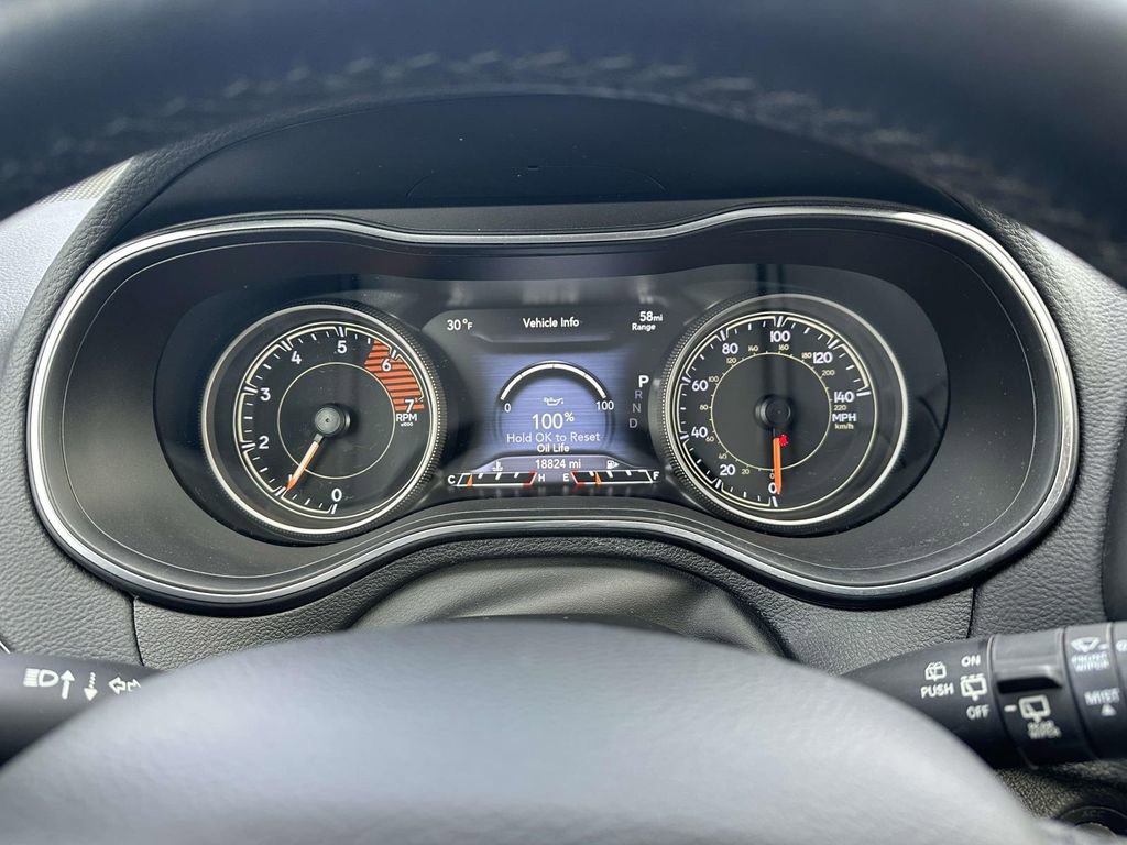 Used 2020 Jeep Cherokee Limited image 23