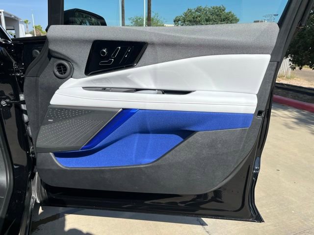 Used 2025 Cadillac Optiq Luxury 1 image 33