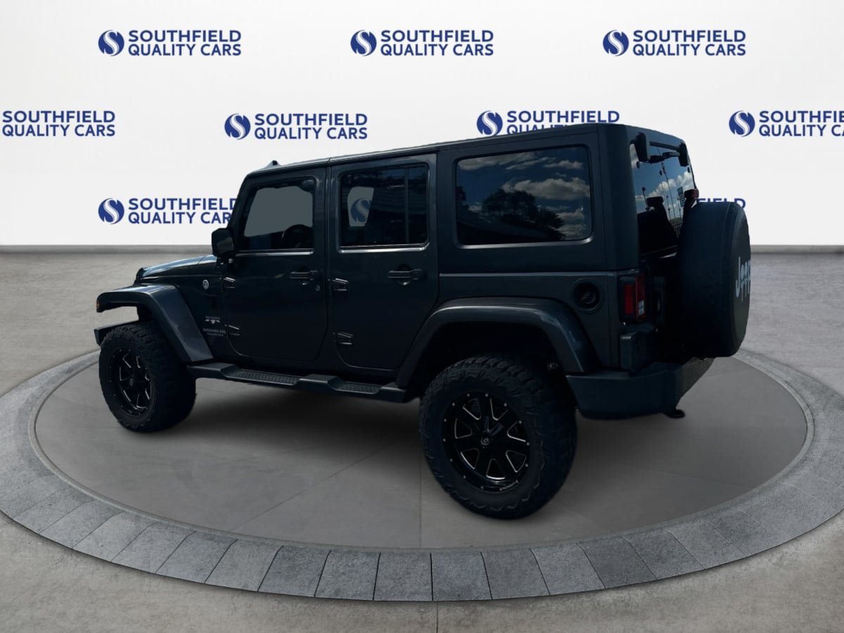 Used 2017 Jeep Wrangler Unlimited Sahara AWD/4WD image 4