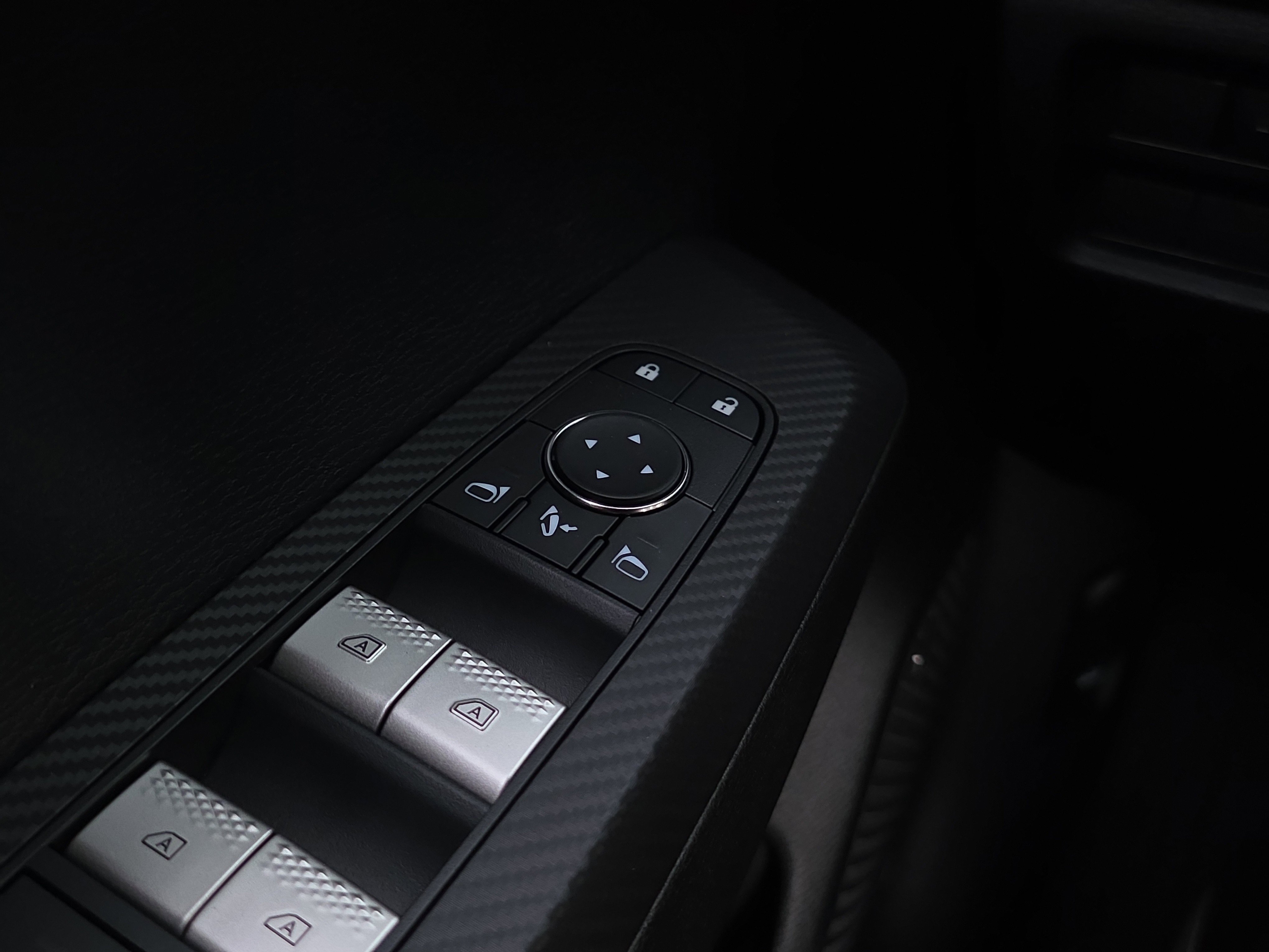 New 2025 Mitsubishi Outlander SE image 22