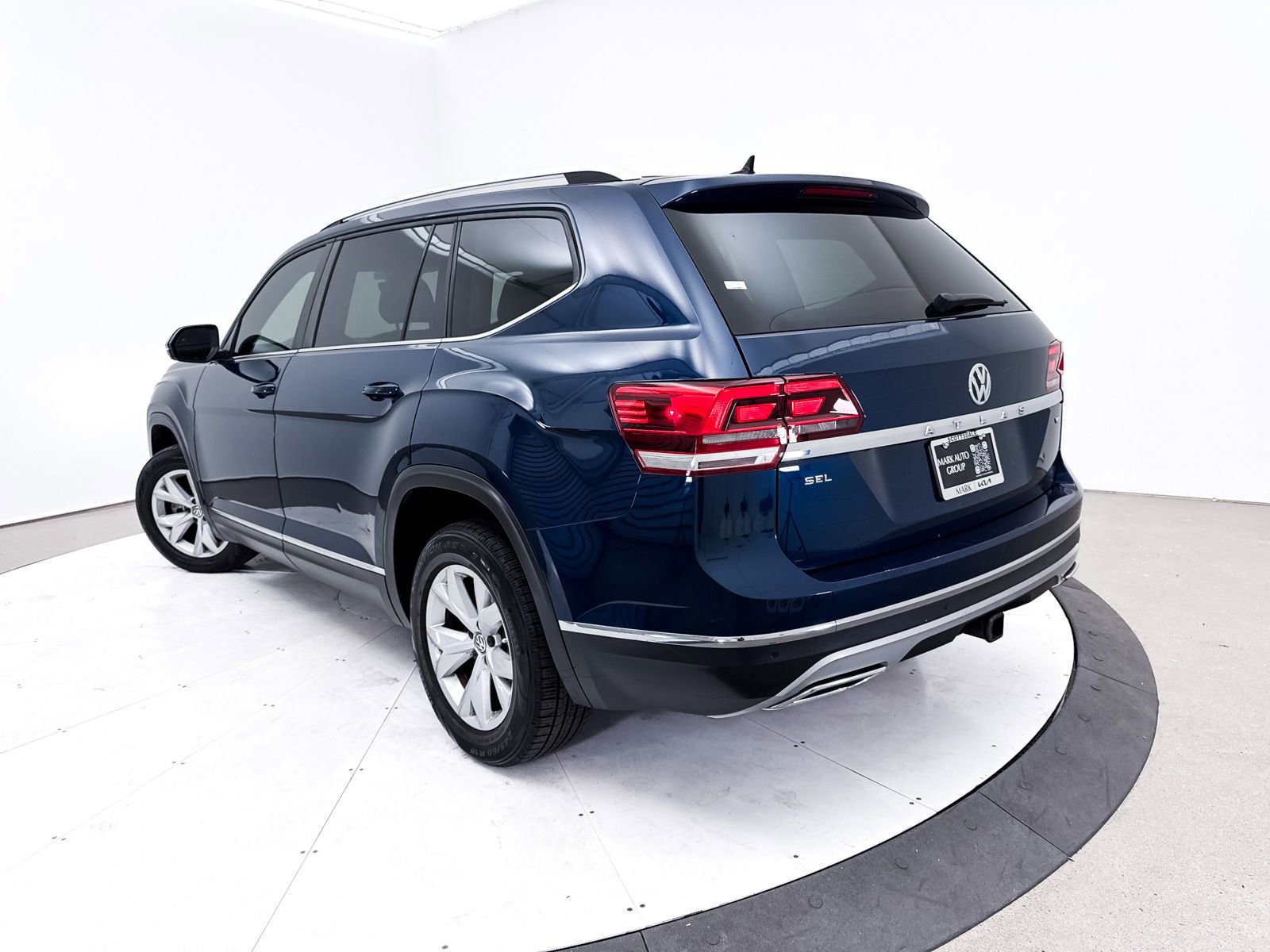 Used 2018 Volkswagen Atlas SEL FWD image 2