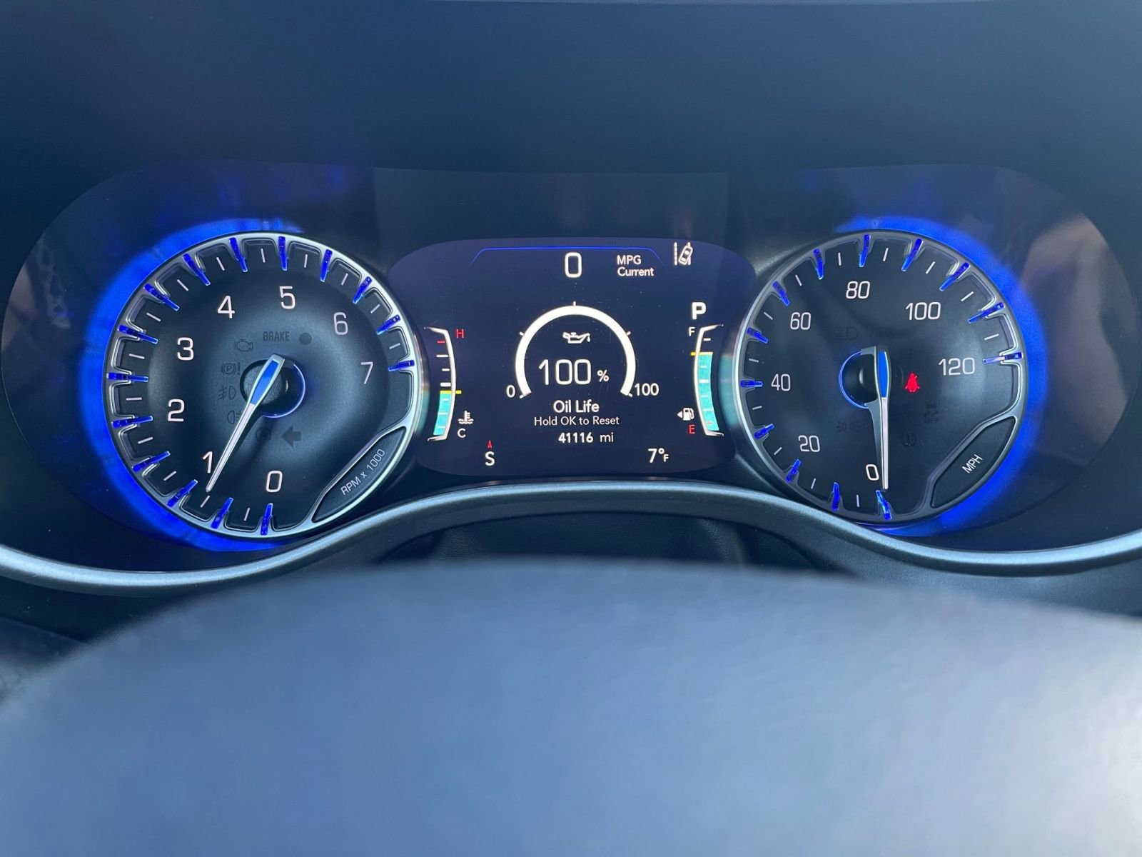 Used 2025 Chrysler Pacifica Select image 43