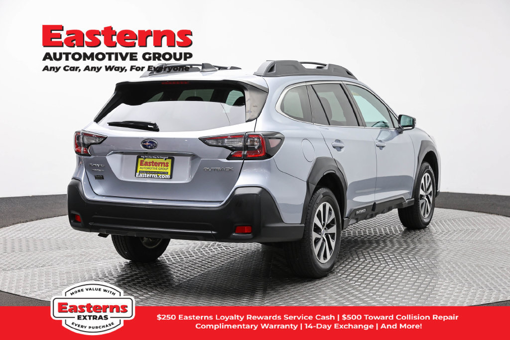 Used 2023 Subaru Outback Premium AWD/4WD image 6