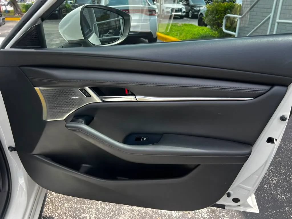 Used 2019 MAZDA MAZDA3 Hatchback w/ Premium Package FWD image 24