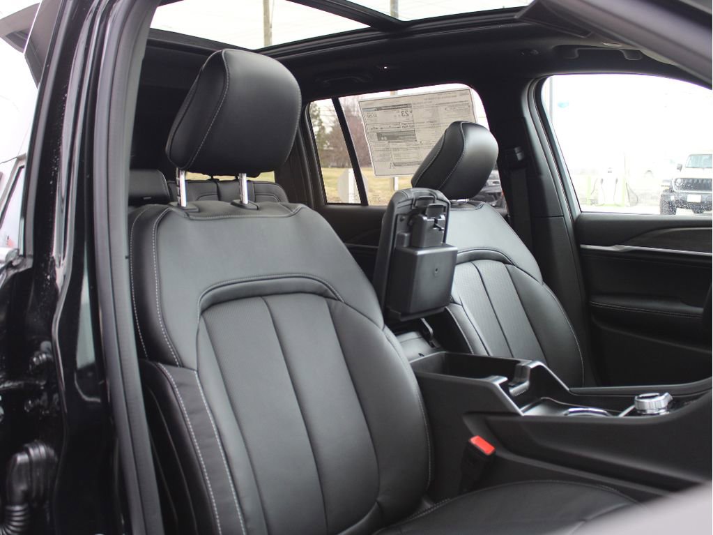 New 2026 Jeep Grand Cherokee Limited Reserve AWD/4WD image 28