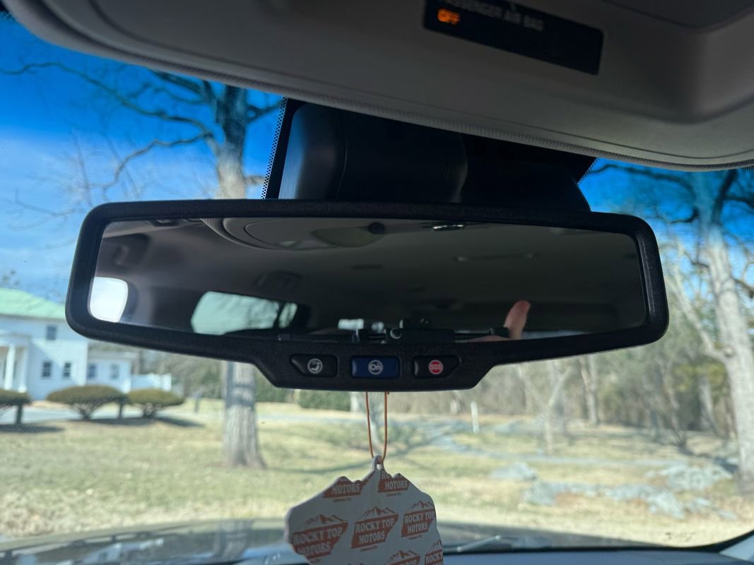 Used 2018 Chevrolet Suburban LT image 26