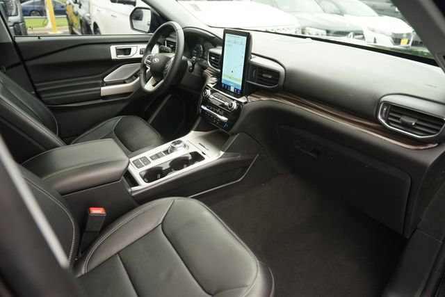 Certified 2023 Ford Explorer Limited w/ Limited Technology Package RWD image 20