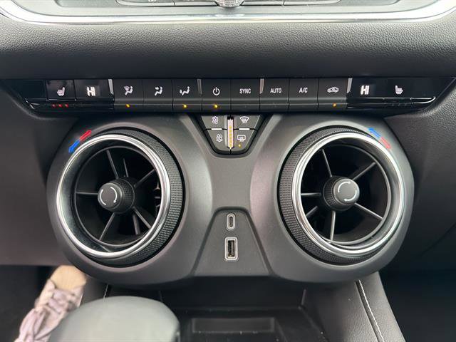 Used 2025 Chevrolet Blazer LT w/ Sound & Technology Package image 16