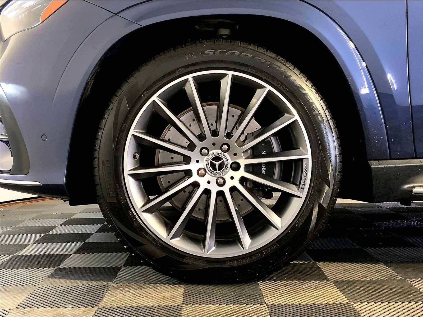 Used 2025 Mercedes-Benz GLE 450 4MATIC image 11