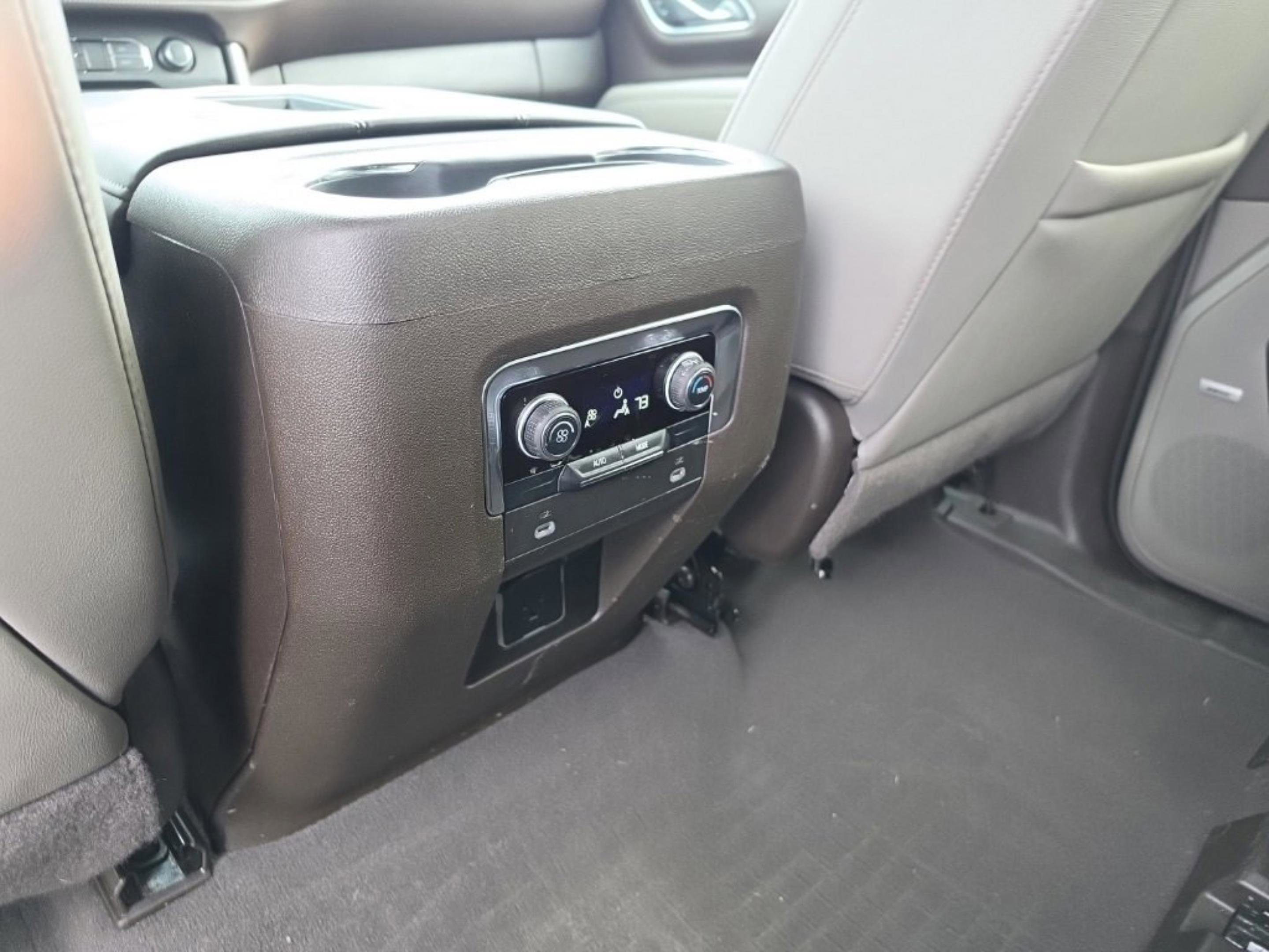 Used 2024 Chevrolet Suburban Z71 image 24