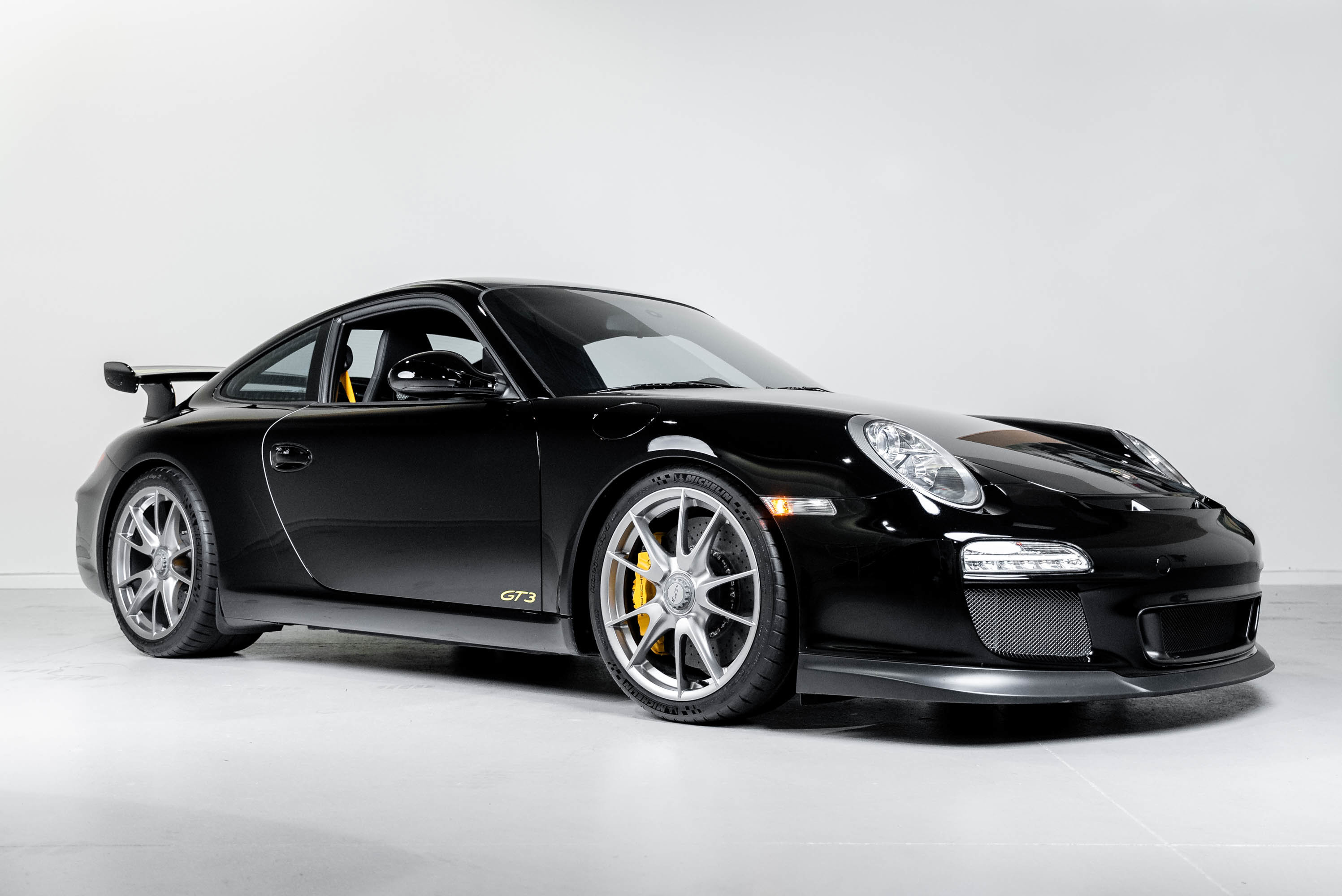 Used 2010 Porsche 911 GT3 RWD image 3