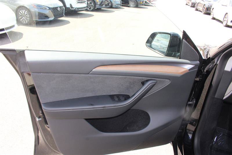 Used 2023 Tesla Model Y Long Range image 10