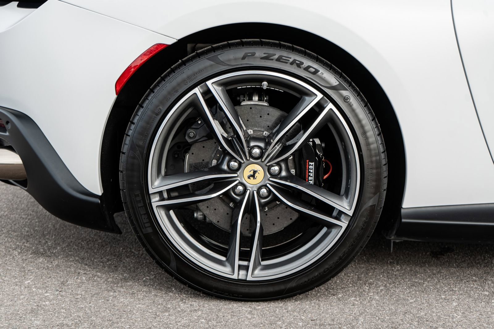 Used 2024 Ferrari Roma Spider image 15