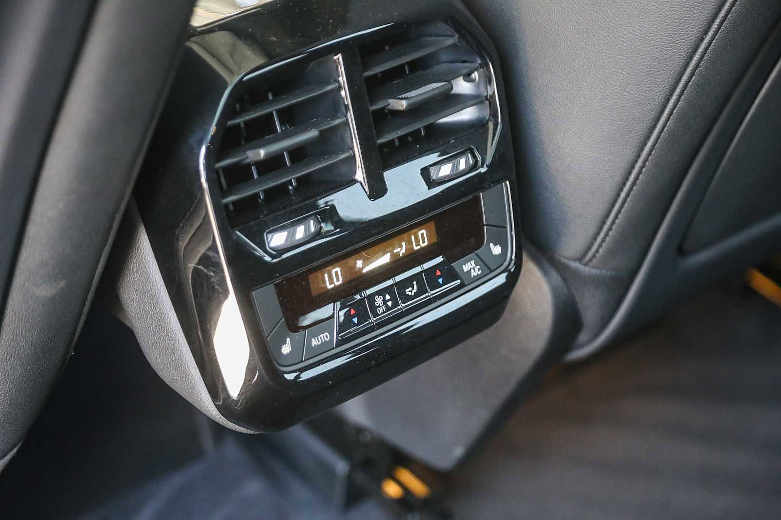 Used 2025 BMW iX xDrive50 image 16