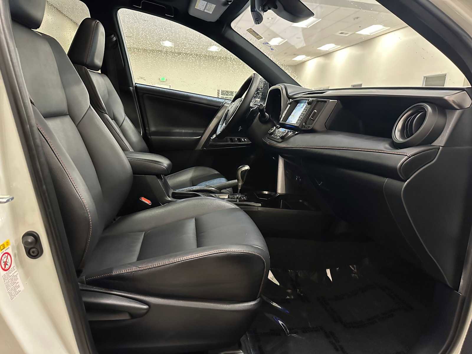 Used 2017 Toyota RAV4 SE w/ Advanced Technology Package image 30