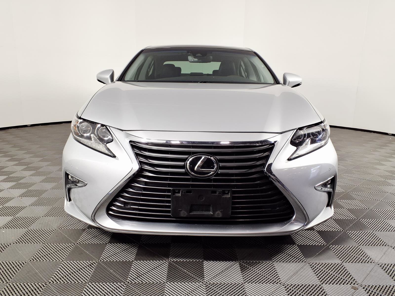 Used 2017 Lexus ES 350 image 2