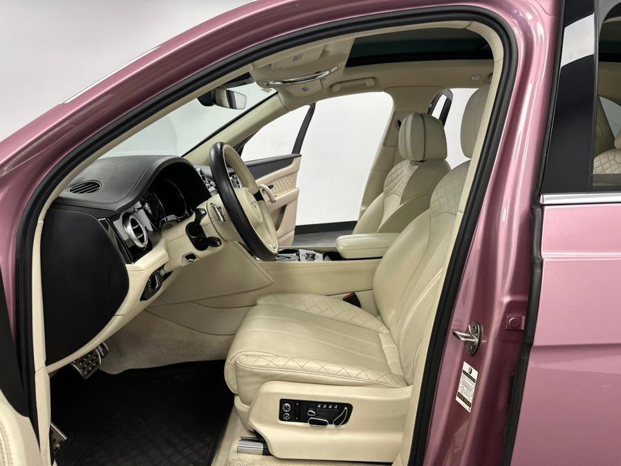 Used 2018 Bentley Bentayga image 30
