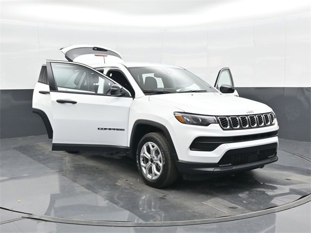 Used 2025 Jeep Compass Sport image 45