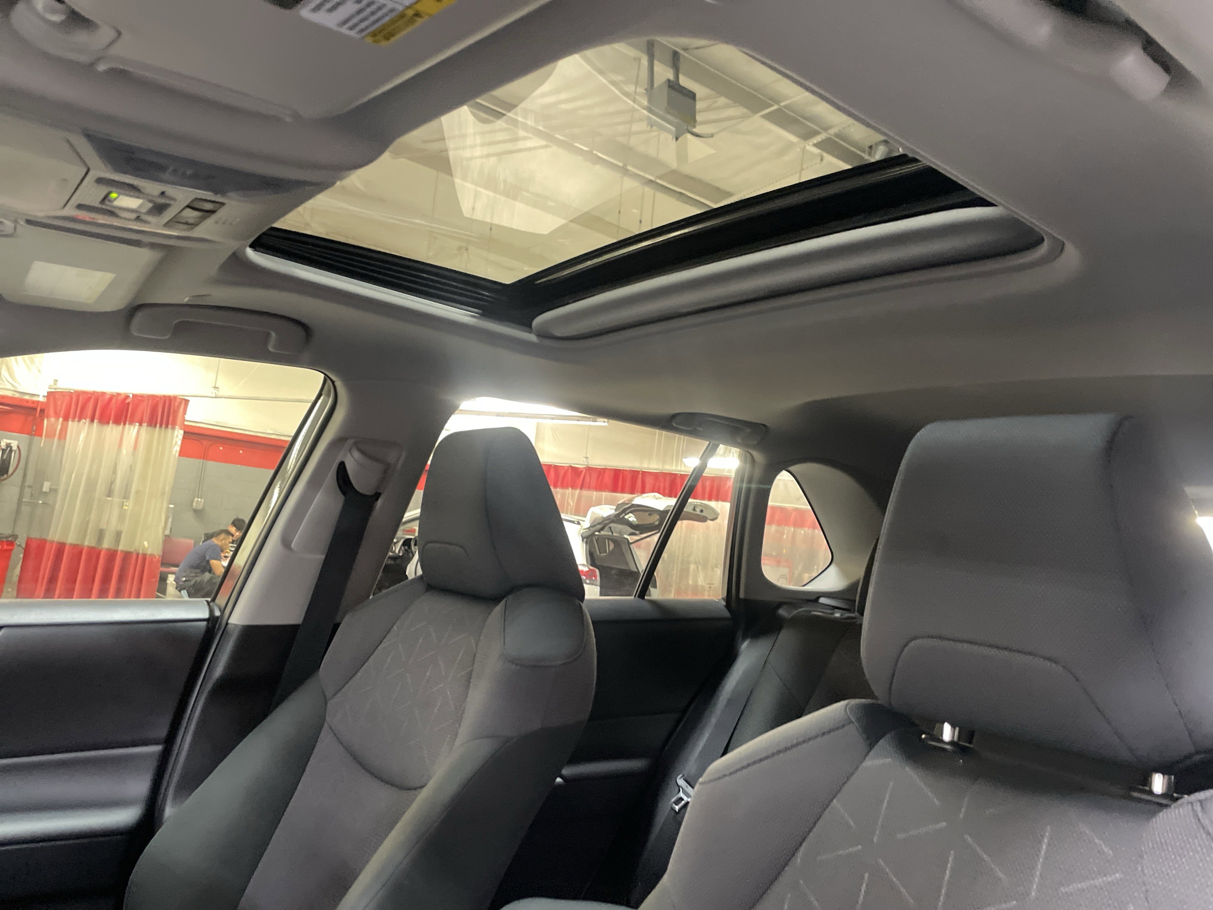 Used 2025 Toyota RAV4 XLE image 28