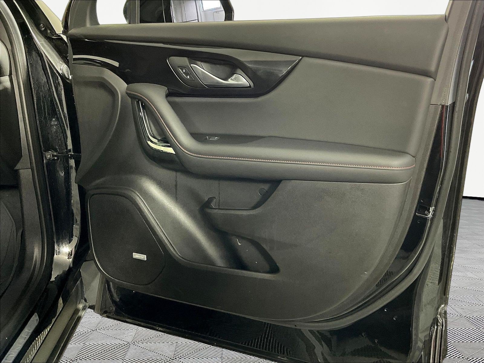 Used 2023 Chevrolet Blazer RS w/ Driver Confidence II Package FWD image 27