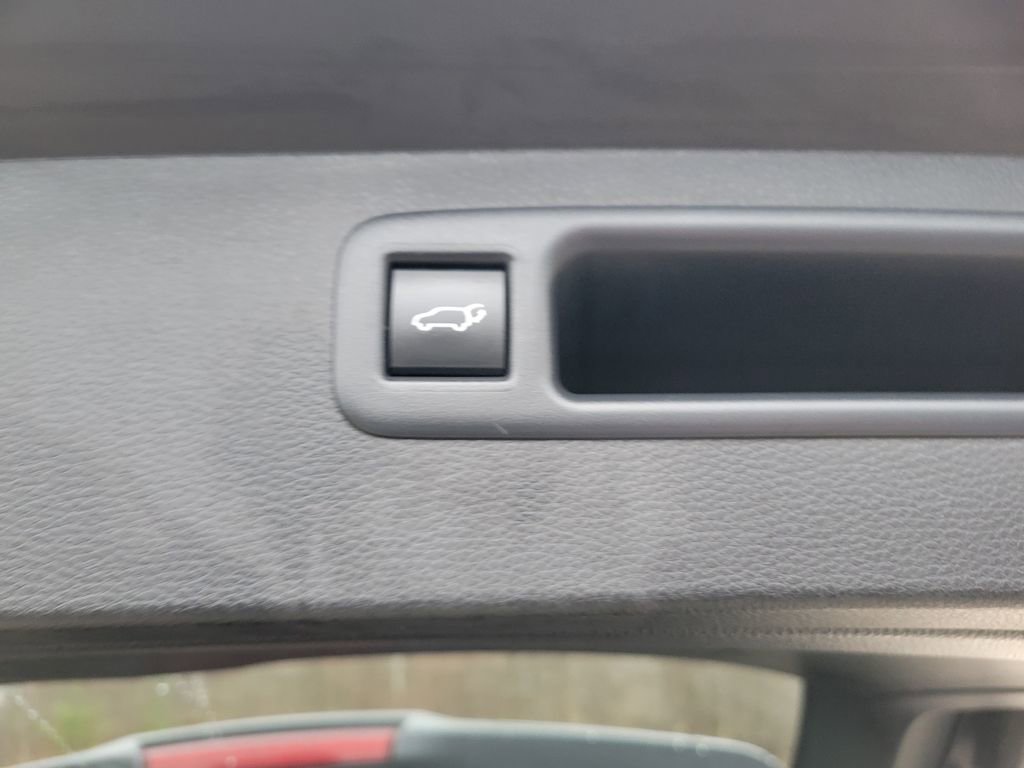 Used 2023 Toyota Highlander XLE image 52