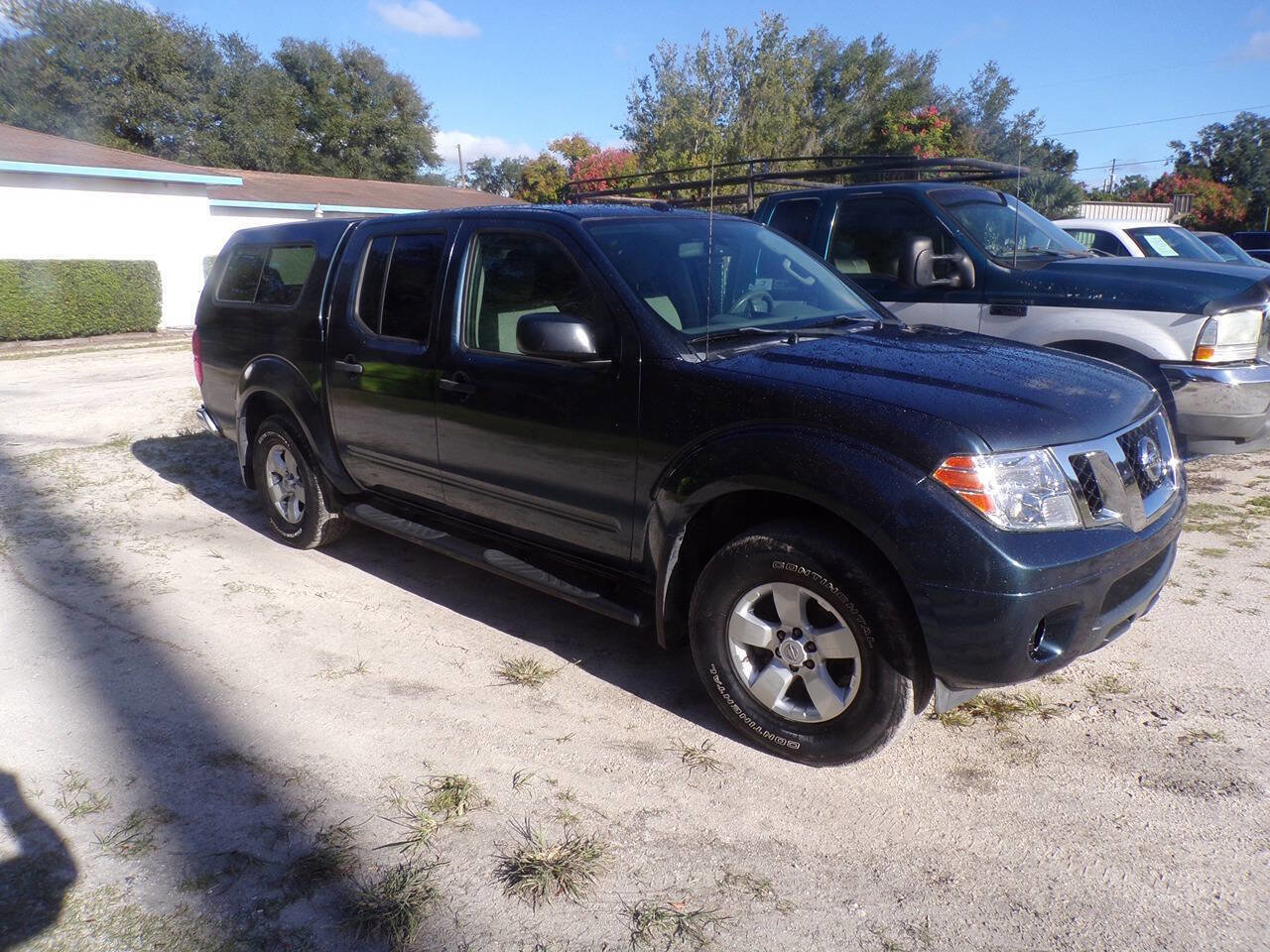Used 2013 Nissan Frontier SV w/ SV Value Truck Pkg image 3