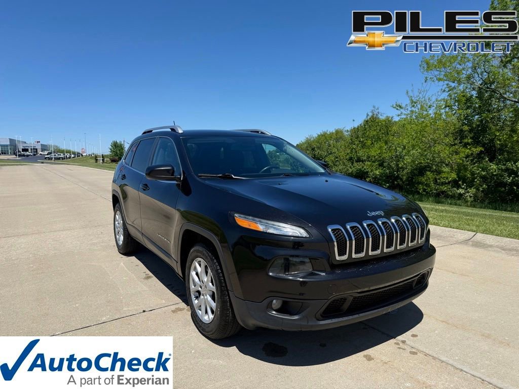 Used 2014 Jeep Cherokee Latitude w/ Cold Weather Group AWD/4WD image 1