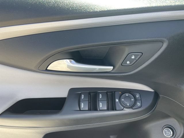 Used 2025 Buick Envista Avenir FWD image 22