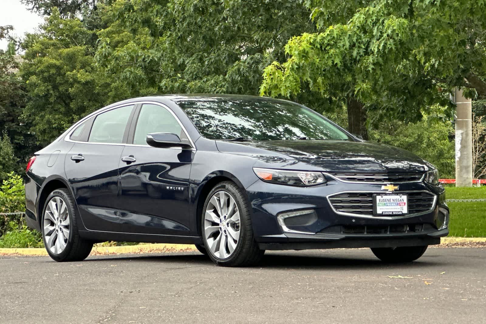 Used 2017 Chevrolet Malibu Premier w/ Premier Sun and Wheel Package FWD image 9