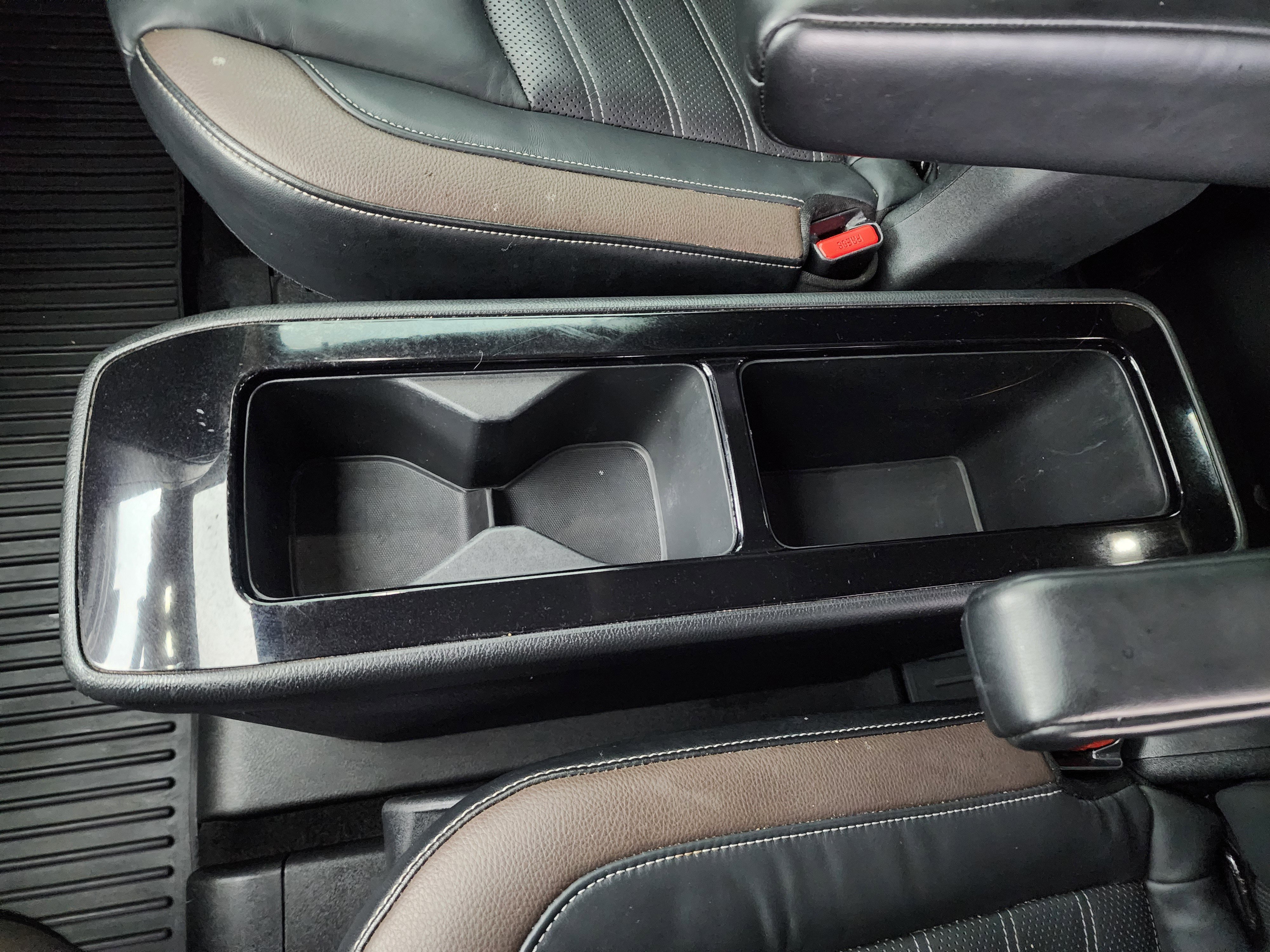 Used 2022 Nissan Pathfinder Platinum w/ Cargo Package image 16