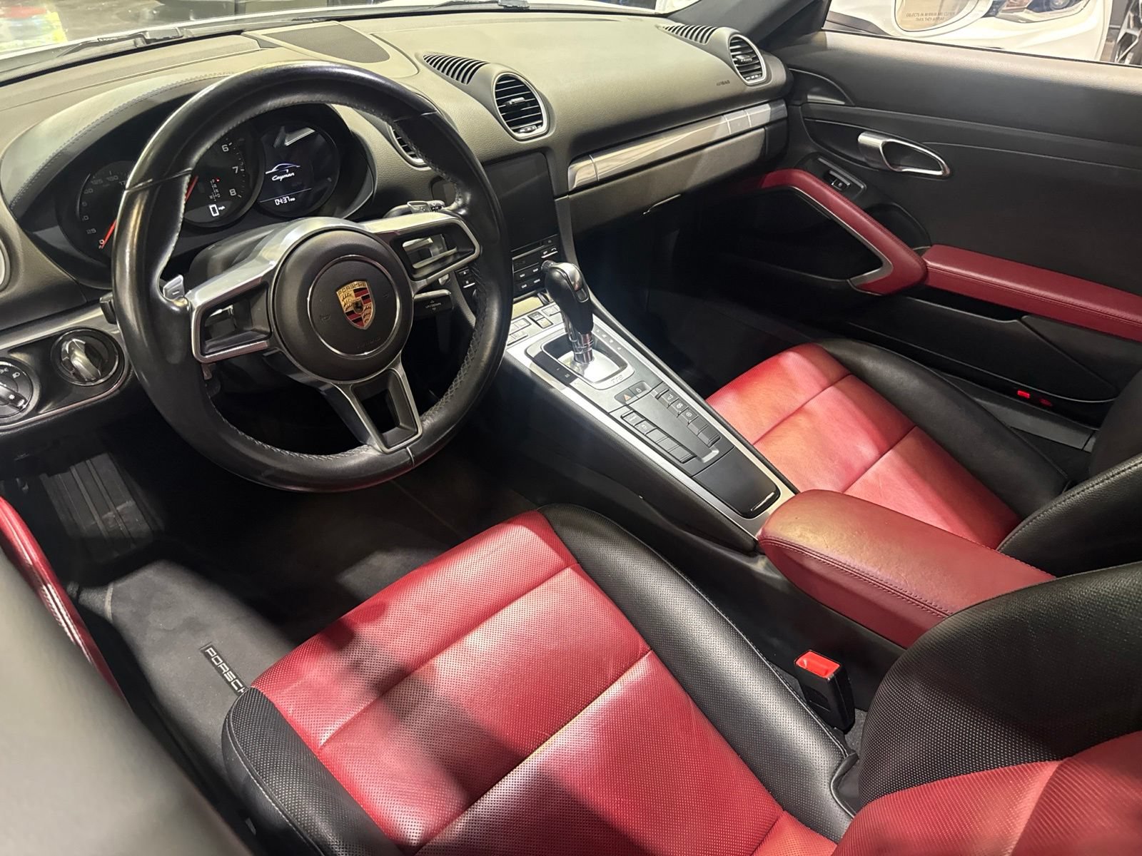 Used 2019 Porsche 718 Cayman RWD image 18