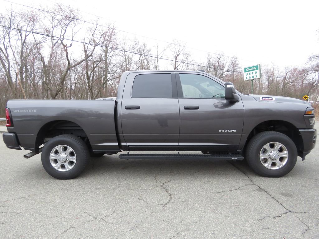 Used 2025 RAM 2500 Big Horn AWD/4WD image 4