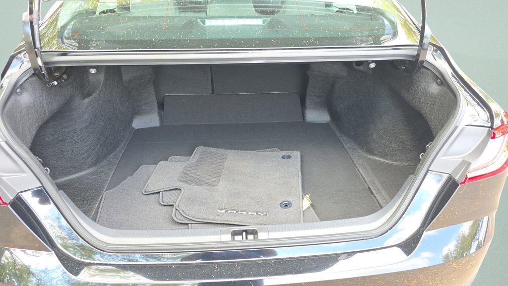 Used 2025 Toyota Camry LE w/ Convenience Package image 9