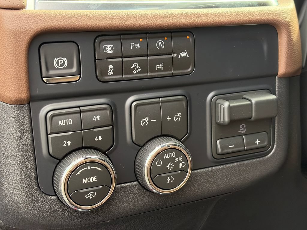 New 2026 Chevrolet Suburban High Country AWD/4WD image 22