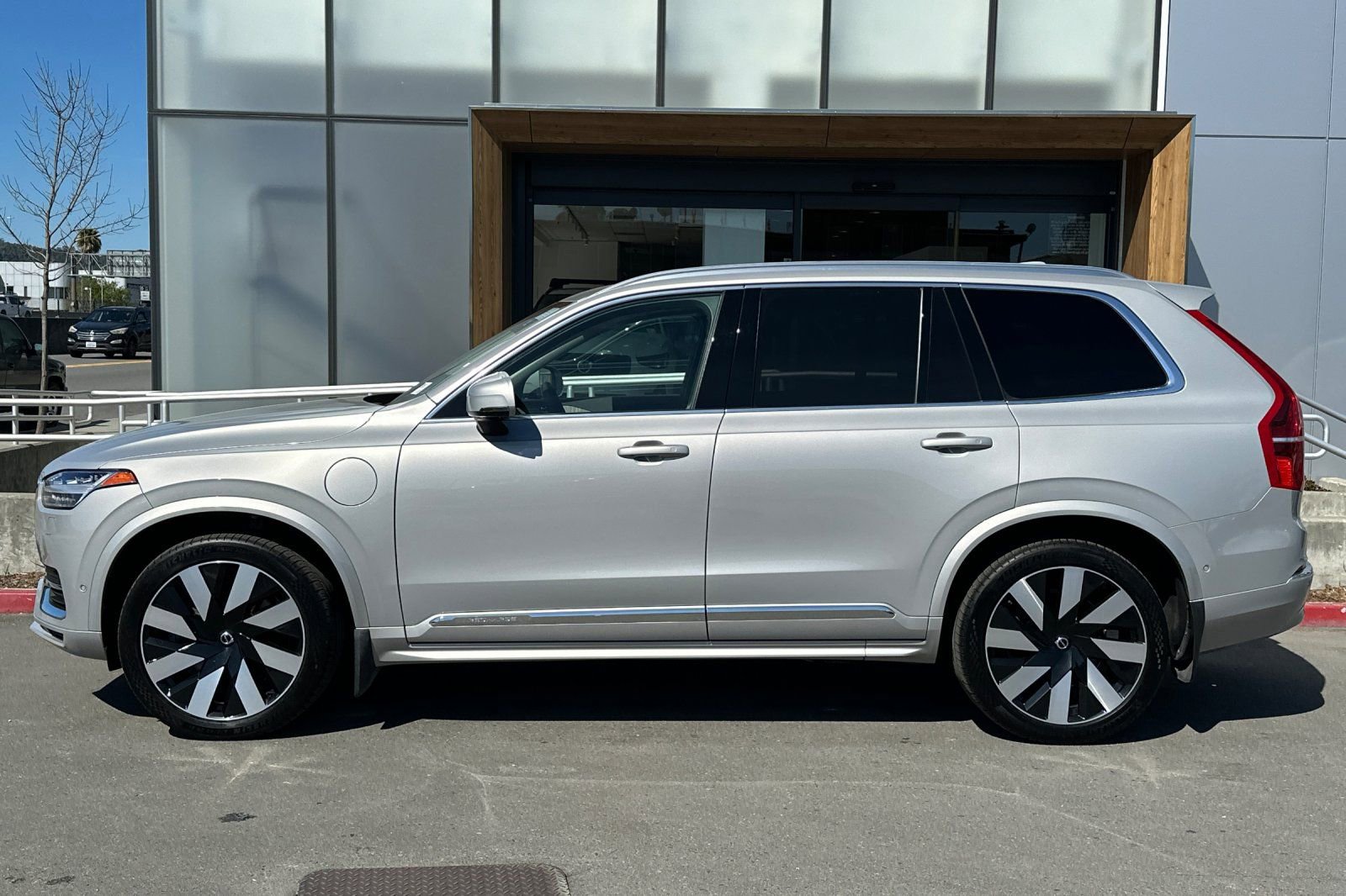 Used 2024 Volvo XC90 T8 Ultimate w/ Protection Package image 5
