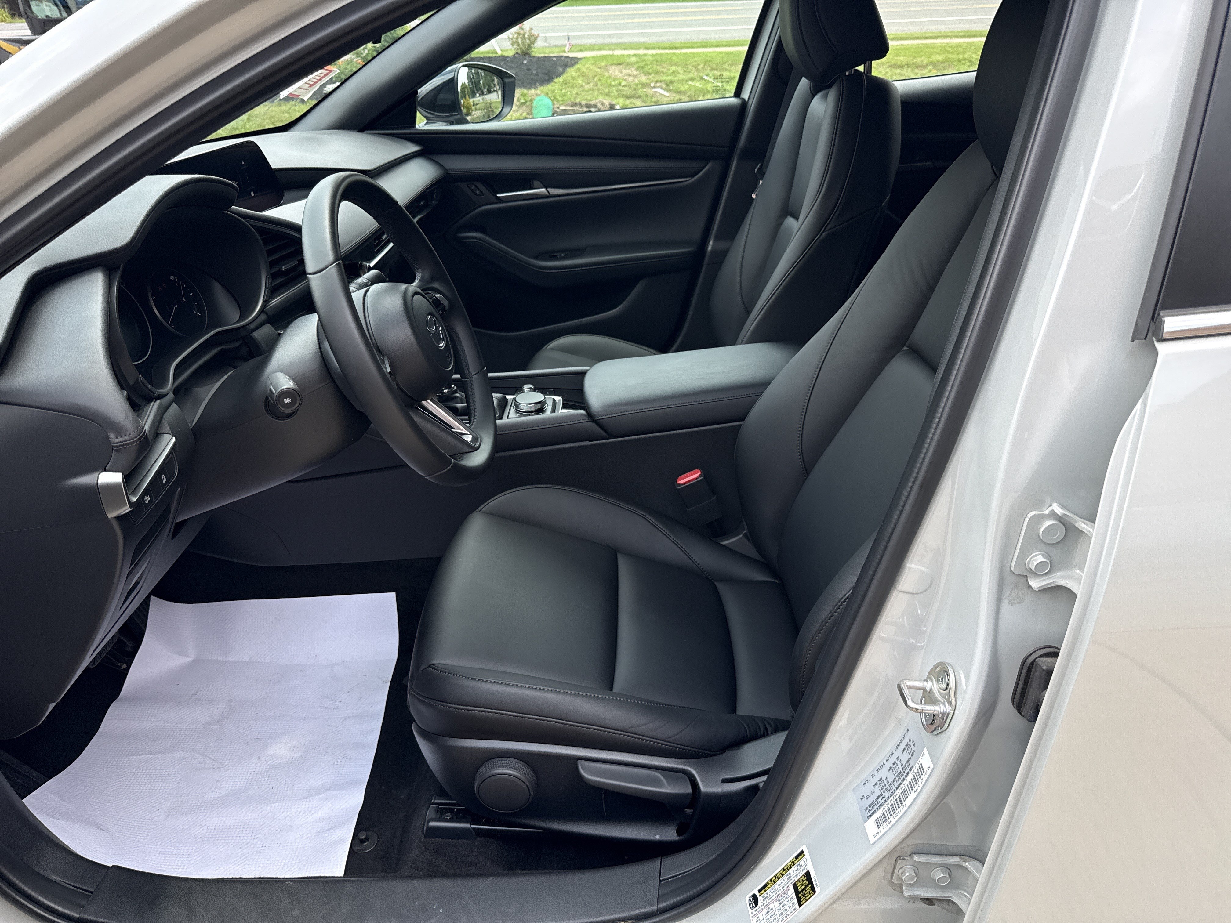 Certified 2025 MAZDA MAZDA3 s Sport w/ Appearance Package FWD image 22