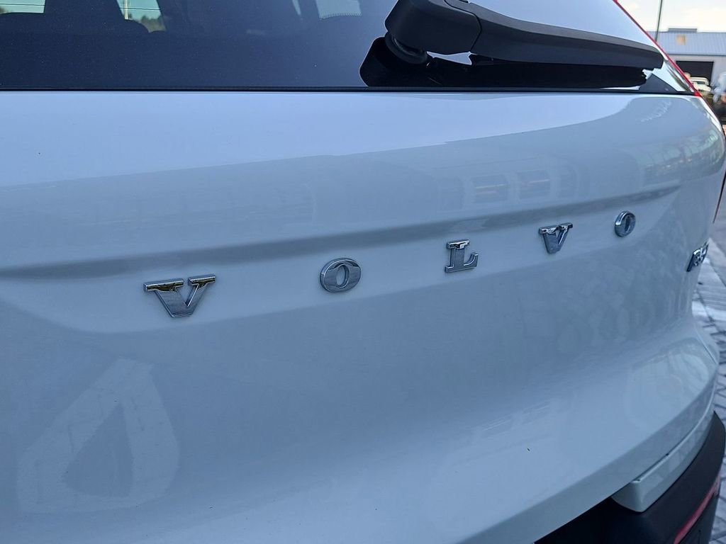 Used 2025 Volvo XC40 B5 Ultra w/ Protection Package Premier AWD/4WD image 9