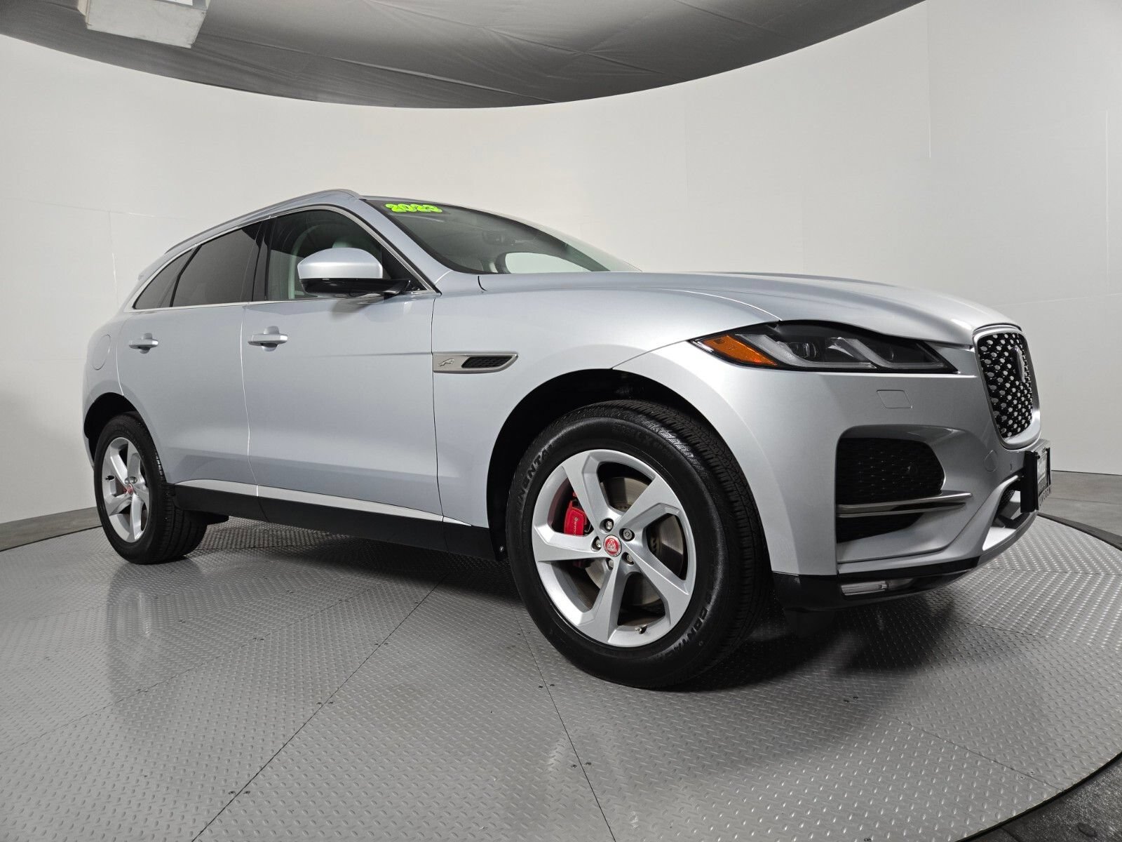 Used 2023 Jaguar F-PACE S AWD/4WD image 2