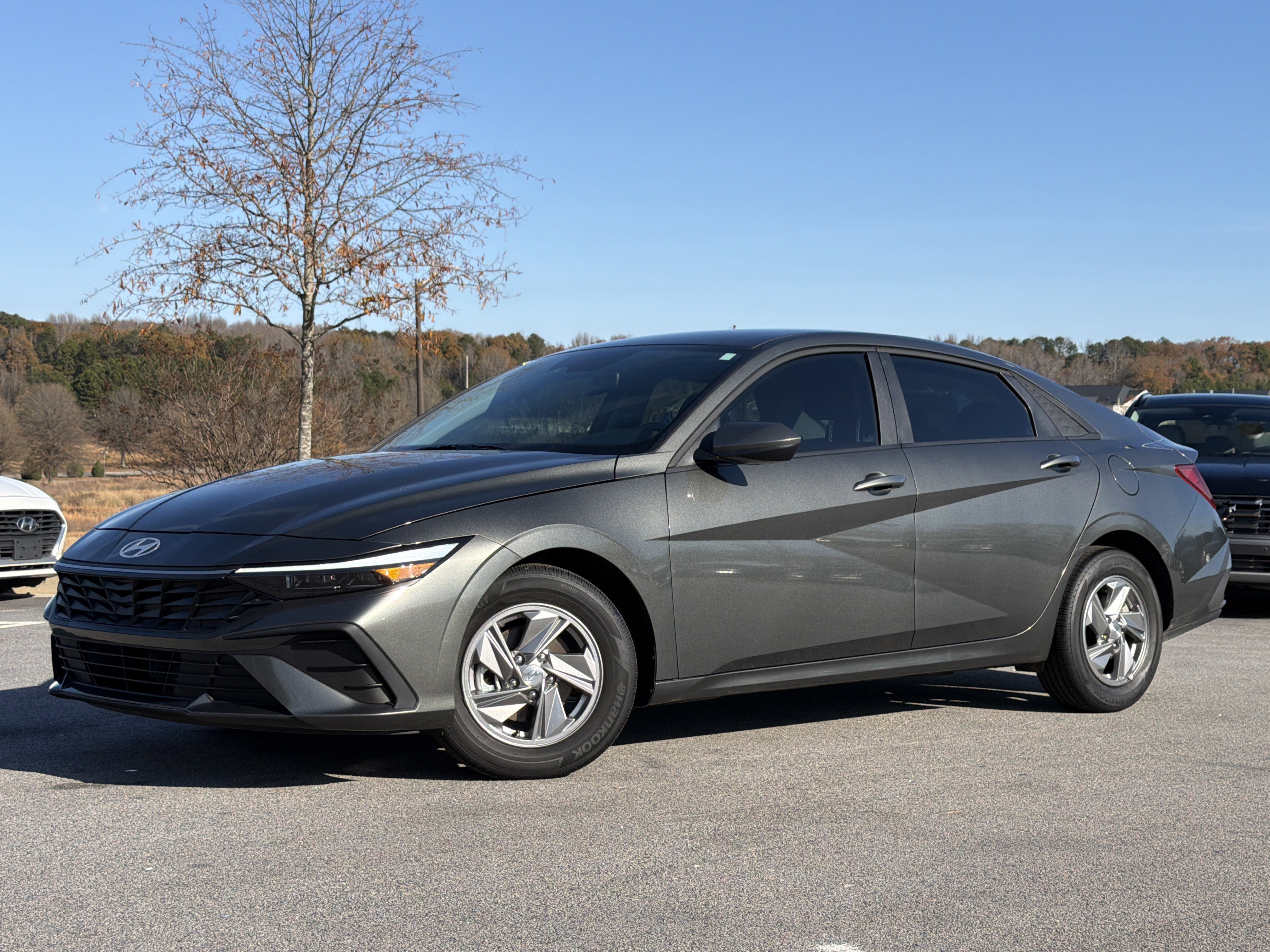 Used 2025 Hyundai Elantra SE
